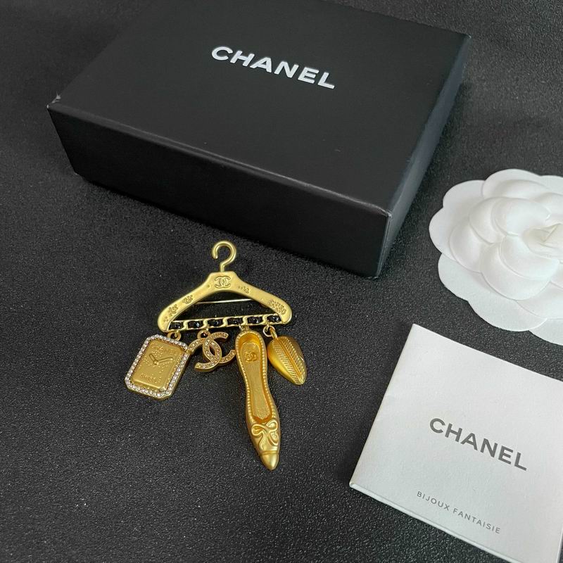 Chanel Brooch 02yxs45